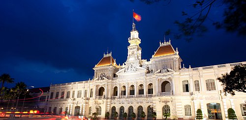 Die kolonialen Bauten des ehemaligen Saigon faszinieren bei einer Vietnamreise.