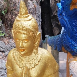 Phnom Sampeau nahe Battambang. Gedenkstätte und sehenswerter Tempel.