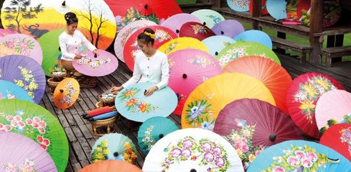 Chiang Mai - handgefertigte Schirme sind Tradition in Nordthailand