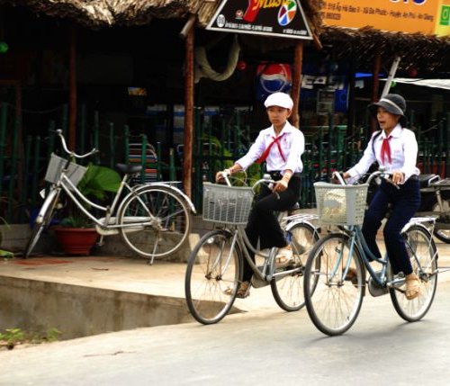 Schulkinder Vietnam Mekongdelta
