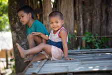 Luangsay Cruise Dorfbesuch Kinder