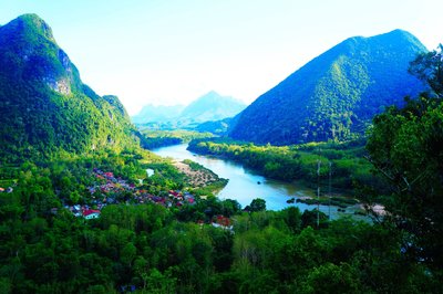 Aussicht über den Nam Ou River, Laos