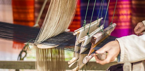 Bei der Reise durch Laos und Vietnam begegnen Sie vielen handwerklichen Traditionen