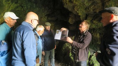 im Hohlenstein-Stadel Fundstelle Eiszeitkunst Lonetal Schwäbische Alb im Hohlenstein-Stadel Fundstelle Eiszeitkunst Lonetal Schwäbische Alb