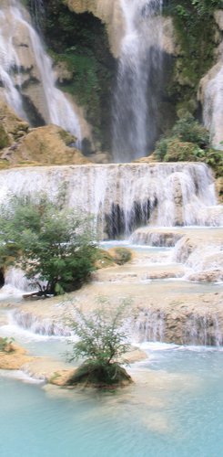 Stämme und Tempel in Nordlaos Kuang Si Wasserfall