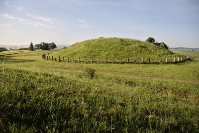 Heuneburg-Pyrene Höhensiedlung der Kelten Heuneburg|SSG Heuneburg-Pyrene Guenther Bayerl