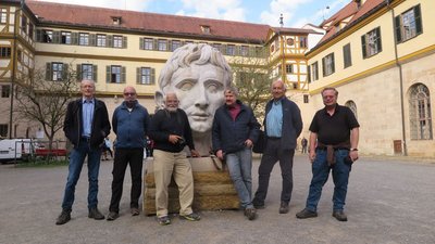 vor dem Schloss Hohentübingen