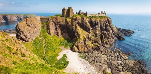 aalte Grenzfestung Dunnottar Castle auf einem Klippenvorsprung gelegen