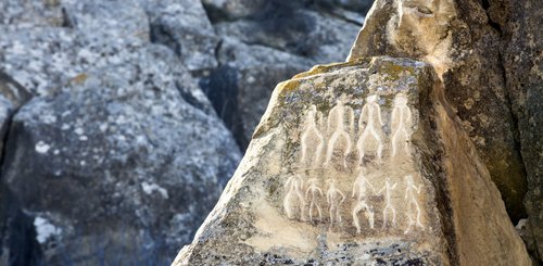 Petroglyphen im Nationalpark Gobustan UNESCO Welterbe in Aserbaidschan