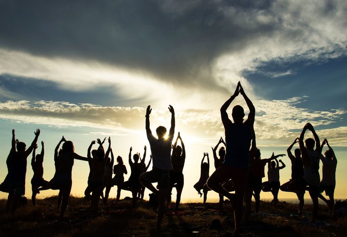 Yoga bei Sonnenuntergang - auch beim Bali Spirit Festival 2019