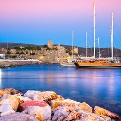 Bodrum_Burg_und_Yachthafen_am_Abend