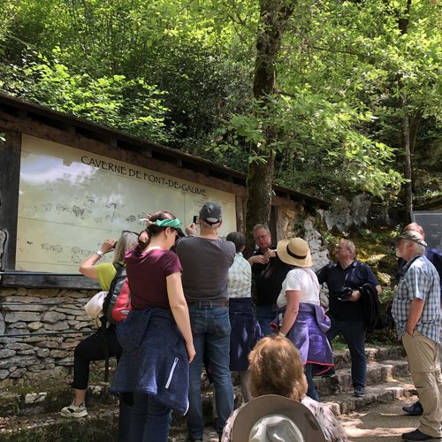 Dr Braun gibt zusätzliche Erläuterungen zu den Führungen