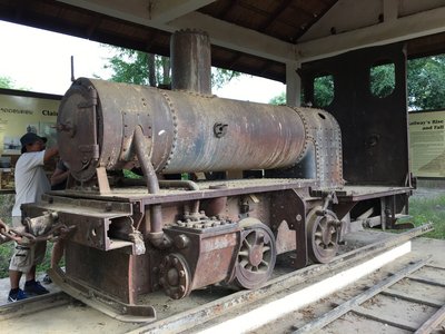 alte Lokomotive auf Don Khone Südlaos