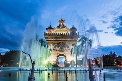 Auch beim Patuxai in Vientiane finden Feierlichkeiten zum Wasserfestival in Laos statt