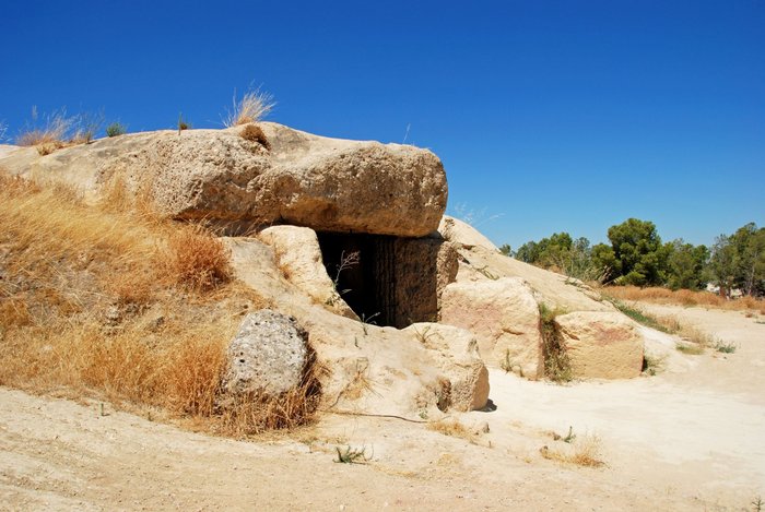 Dolmen de Menga bei Antequera