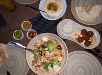 Mezze - köstliche Vorspeisenauswahl, einfach überraschen lassen und kosten! 