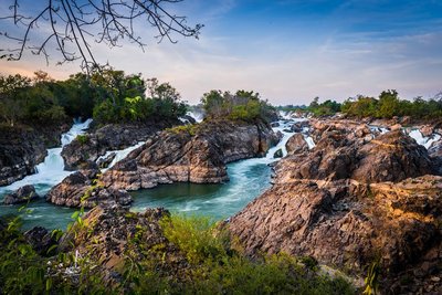 Faszinierende Mekongfälle in der Region Champasak in Laos. Absolut empfehlenswert und beeindruckend bei einer Laos Rundreise!