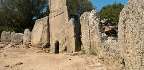 Gigantengrab Li Lolghi ARGE Archäologie Studienreise in Sardinien
