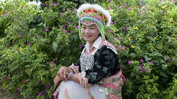Hmong in traditioneller Tracht 