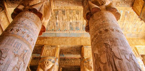 Dendera Innenansicht des Tempels in Mittelägypten