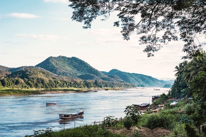 Laos entdecken mit der Anouvong von Heritage Line - traumhafte Flusslandschaft