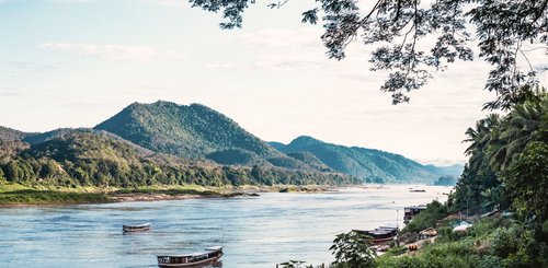 Laos entdecken mit der Anouvong von Heritage Line - traumhafte Flusslandschaft
