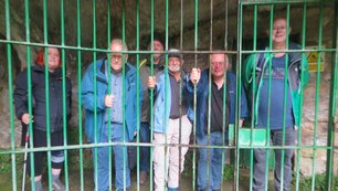 Covalanas Besuch in 2 Gruppen geteilt