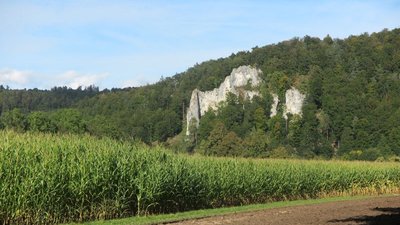 Blick auf Geissenkloesterle Achtal