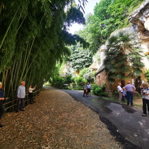 vor der Grotte du Sorcier