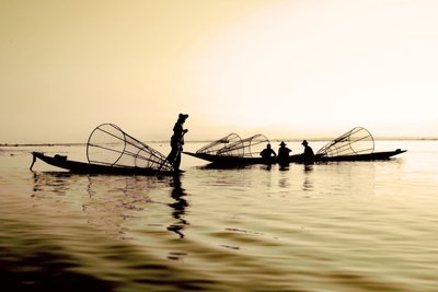 Fischer am Inlesee, Einbeinruderer,  Myanmar