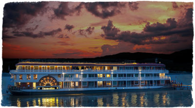 Anawratha das Schiff beleuchtet in der Nacht