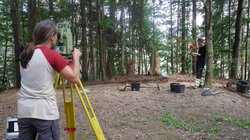 Grabungswoche Lienz | Mithilfe bei der Ausgrabung am Kirchbichl Grabungswoche Lienz | Mithilfe bei der Ausgrabung am Kirchbichl
