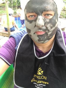 Robert mit Heilschlammmaske Robert mit Heilschlammmaske