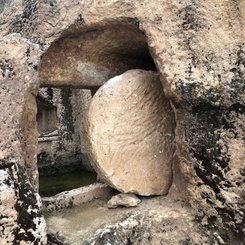 Hilar Felsgräber Cayönü Südostanatolien