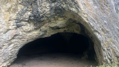 Zugang zum Sirgenstein einem Fundort von Eiszeitkunst auf der Schwäbischen Alb