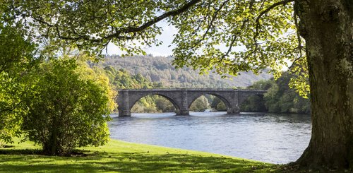 Thomas Telford Brücke über den River Tay in Dunkeld, Perthshire, Schottland