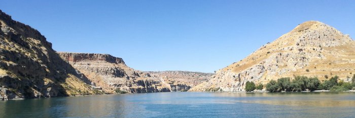 Flussfahrt zur Festung Rum Kalesi bei der Göbekli Tepe Reise