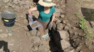 Ausgrabung Gergovia Arbeit im Wassergraben Ausgrabung Gergovia Arbeit im Wassergraben