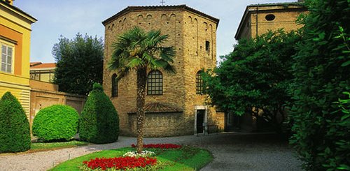 Battistero Neoniano_Luigi_Tazzari_Comune_di_Ravenna_emiliaromagnaturismo.it