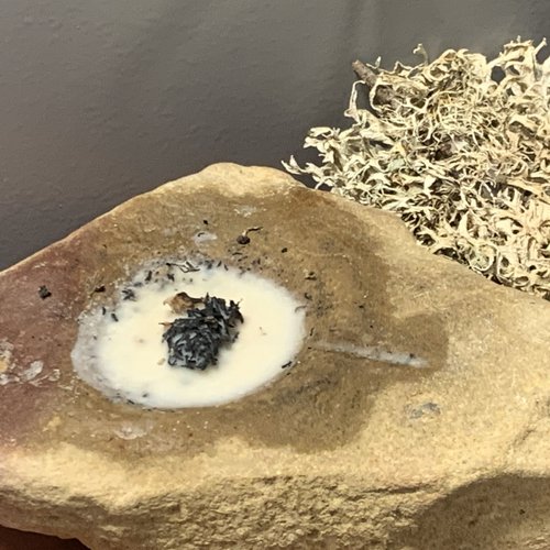 Fettlampe wie sie in den Höhlen verwendet wurde