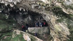 Puente Viesgo Nordspanien El Castillo Hoehleneingang