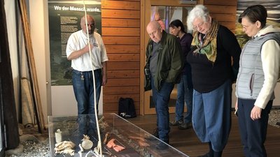 mit Johannes Wiedmann im Urgeschichtemuseum Blaubeuren auf den Spuren der Eiszeitkunst