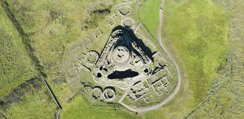 Blick von oben auf Nuraghe Santu Antine