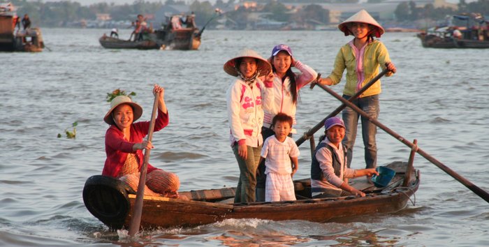 Eine Fahrt mit den kleinen Sampans im Mekongdelta ist ein tolles Erlebnis bei einer Vietnamreise