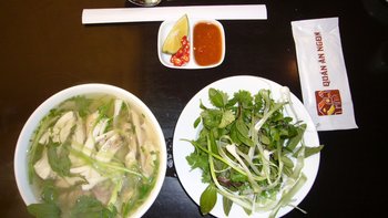 Pho Suppe traditionelles Streetfood in Vietnam Indochina